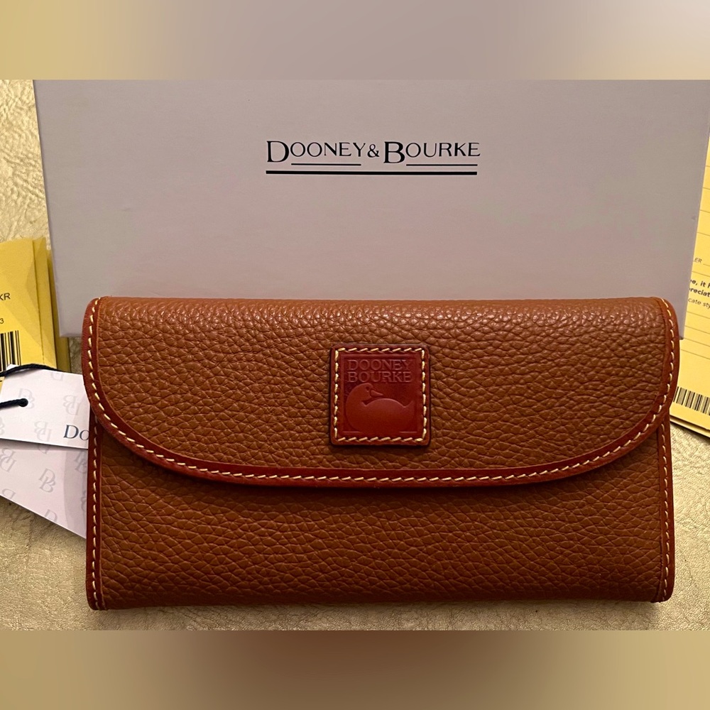 Dooney & Burke Continental Clutch wallet